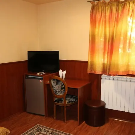 Семеен Хотел Визаж *